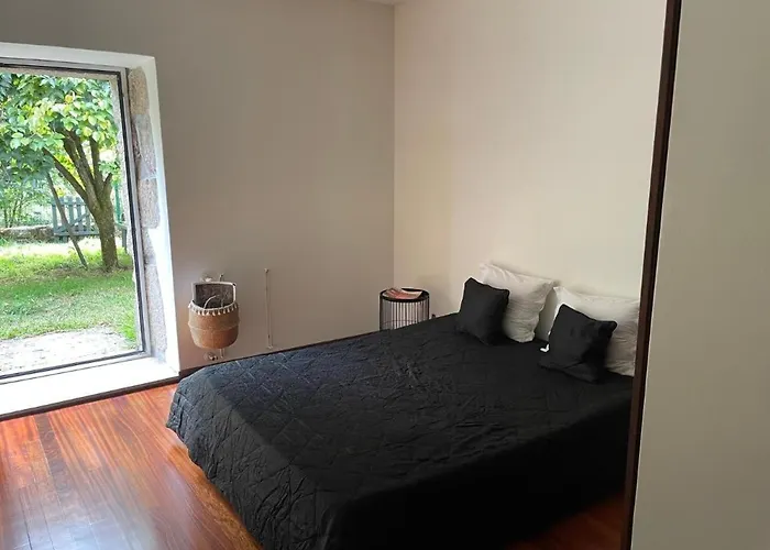 Paredes De Coura Villa *