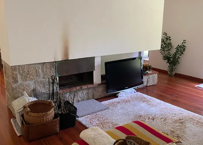 Paredes De Coura Villa *