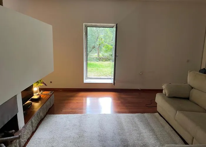 Paredes De Coura Villa *