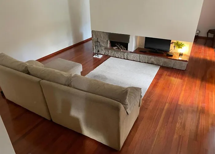 Paredes De Coura Villa *